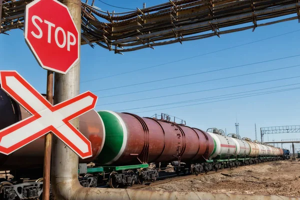 Concept : a ban on transporting oil by rail — Stock Photo, Image