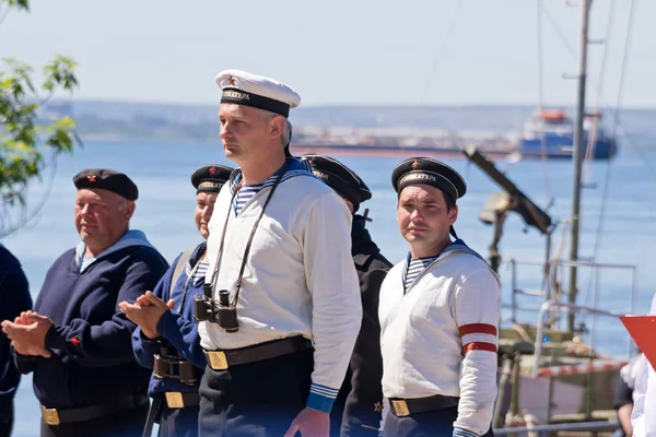 Riunione solenne dell'equipaggio di una nave da guerra ricostruita dalla s — Foto Stock