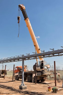 Yükleme iş vinç kullanımı ile kısıtlı bir alana