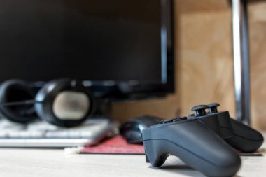 Bilgisayar masası hardcore oyun aksesuarları ile oyunlar için