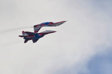 Akrobasi askeri hava havacılık grup performansı