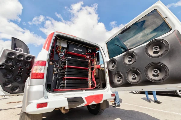 Carro poder música sistema de áudio — Fotografia de Stock