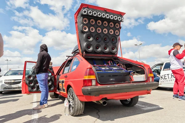 Auto macht Musik-Audio-System — Stockfoto