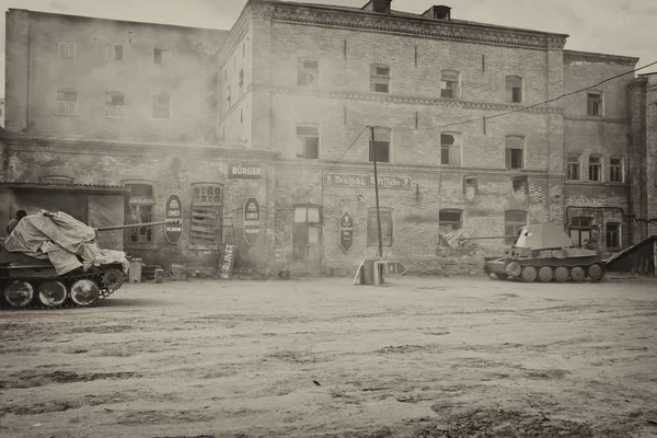 Reconstruction des batailles Seconde Guerre mondiale entre l'armée rouge et — Photo