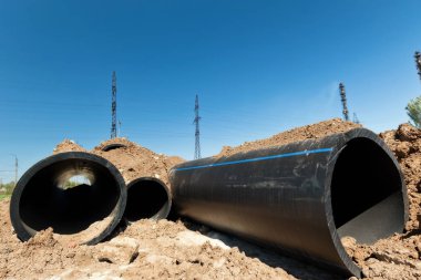 Yükleme yerine çelik boru hatları kalın-wa ile çalışır