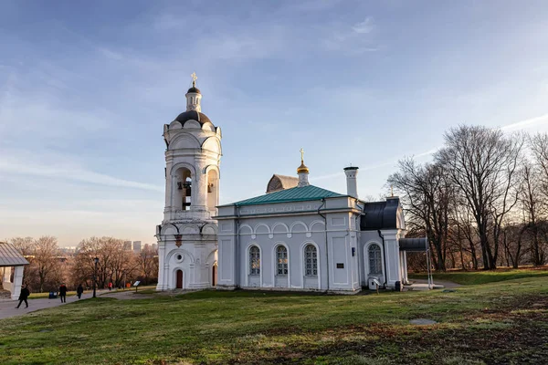 Церковь Святого Георгия в Музейном заповеднике Коломенское — стоковое фото