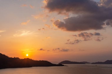 Sunrise Adaları, Myanmar.