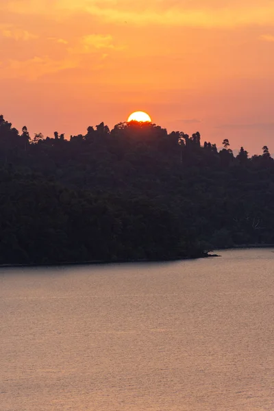 Sonnenaufgang auf den Mergui-Inseln, Myanmar. — Stockfoto