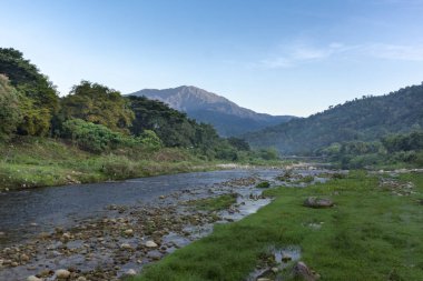Akarsu, dağlar ve ırmaklar. Nakhon Si Thammarat eyaletinin, Tha