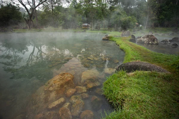 Source chaude, province de Lampang, Thaïlande . — Photo