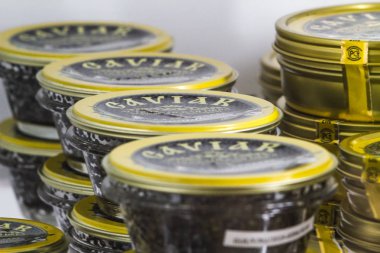 Lezzet, siyah havyarlı cam kavanozlar, mersin balığı havyarı, siyah havyar.