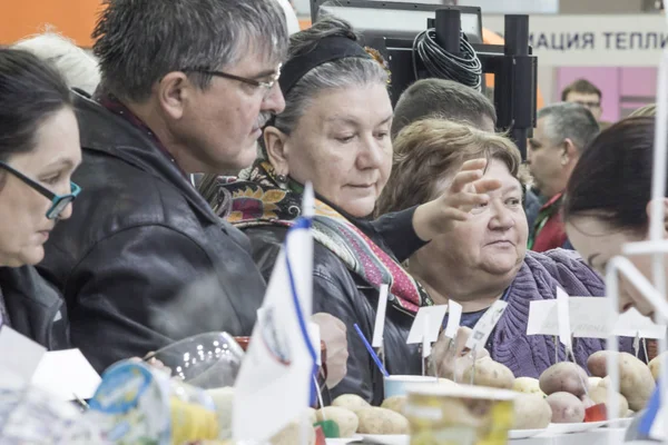 Moskva 2019 Výstava Zlatý Podzim 2019 Lidé Návštěvníci Účastníci — Stock fotografie