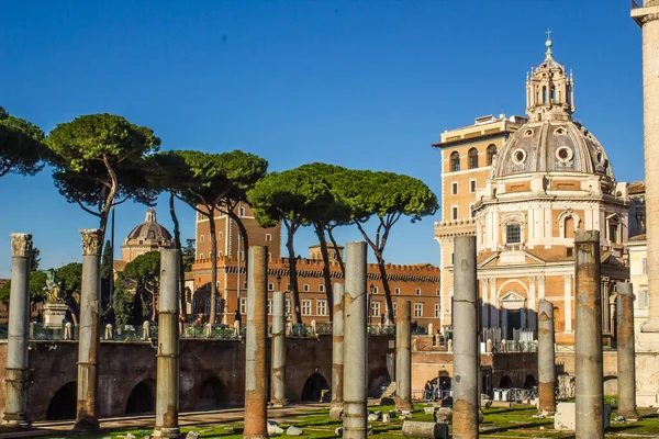 Roma. Trajan 'ın Forumu (Foro di Traiano) - bir açık hava arkeoloji müzesi