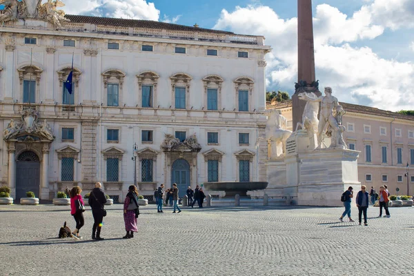 Řím 2019 Piazza Del Quirinale Palazzo Della Consulta Fountain Dioscuri — Stock fotografie