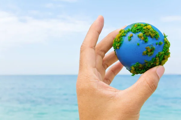 Earth in hand — Stock Photo, Image