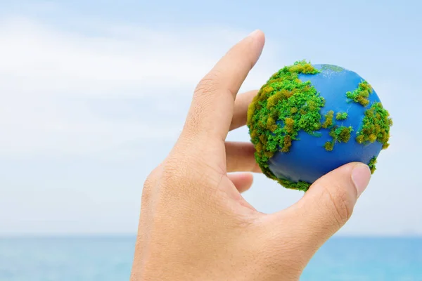 Earth in hand — Stock Photo, Image