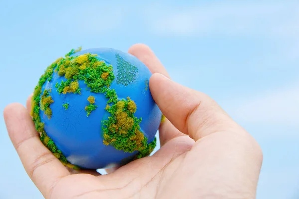 Earth in hand — Stock Photo, Image