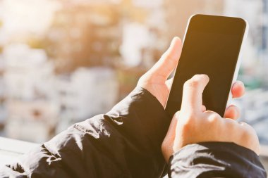  Mobil akıllı telefon kullanma