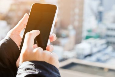  Mobil akıllı telefon kullanma