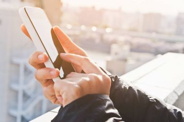  Mobil akıllı telefon kullanma