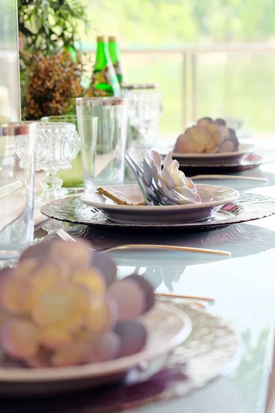 Elegante tavolo da pranzo — Foto Stock