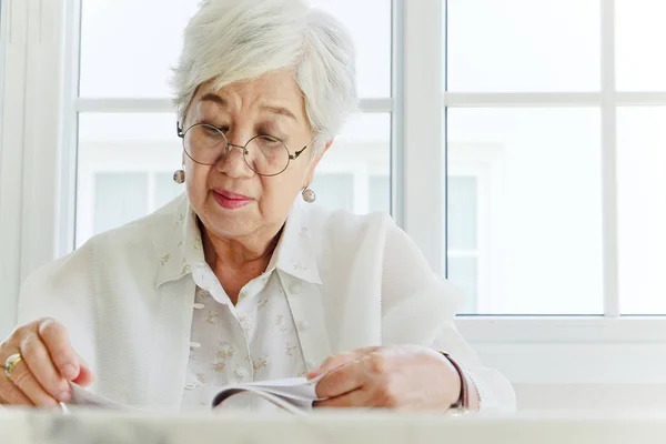 Senior woman portrait — Stock Photo, Image