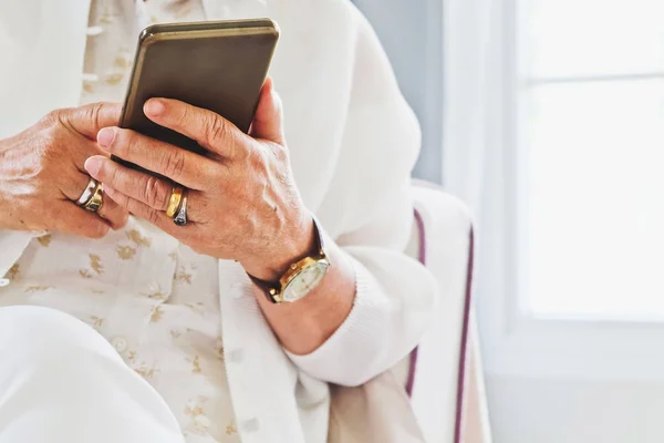 Mujeres mayores y tecnología — Foto de Stock