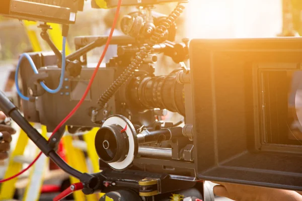 Sahnelerin Arkasında