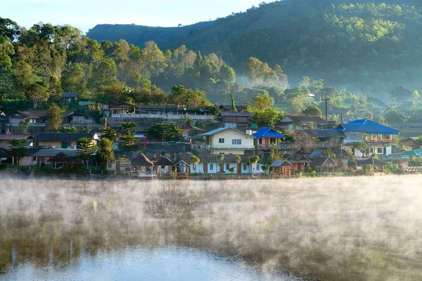 Gryning Vid Ban Rak Thailändska Sjön Mae Hong Son Provinsen — Stockfoto
