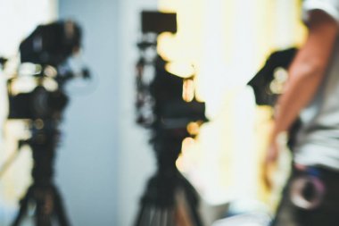 Arka arka plan bulanık fotoğraf makinesinin video Studio, sahne arkasında film üretim kayıt çekim