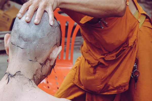 Saç Traşı Töreni Budist Ordinasyonu — Stok fotoğraf