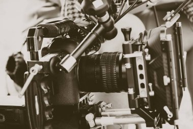 Film endüstrisi. Profesyonel kamera arkaplanı ile çekim