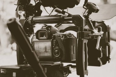 Film endüstrisi. Profesyonel kamera arkaplanı ile çekim