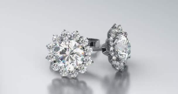 Boucles Oreilles Diamant Précieux Sur Fond Blanc Sans Couture — Video