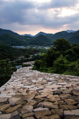 Gomosan Kalesi, Kore 'de Üç Krallık döneminin kale duvarıdır..