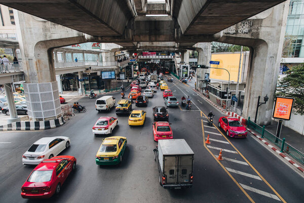 Автомобили