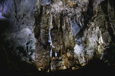 Phong Nha Ke Bang Milli Parkı, Vietnam mağarada görünümünü içinde şaşırtıcı