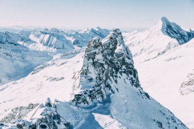 güzel karla kaplı dağ zirveleri mayrhofen Kayak alanında, Avusturya