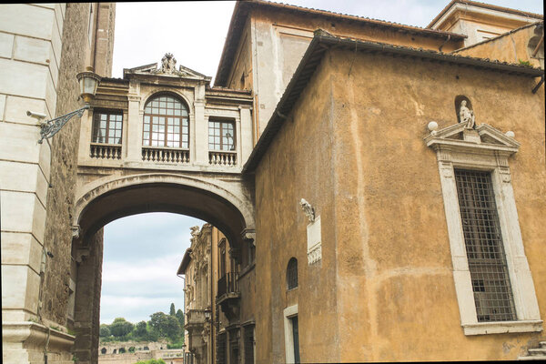 Исторические
