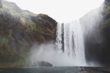 Skgafoss şelalesi