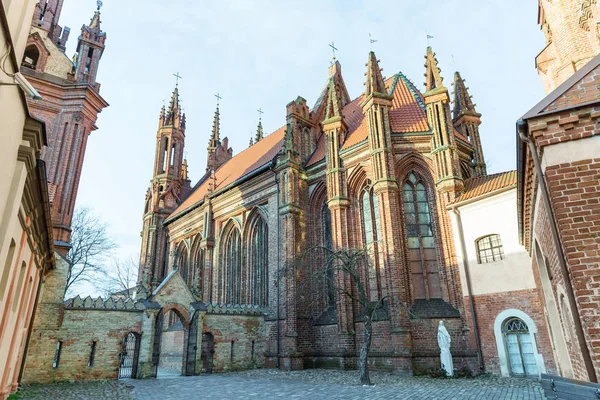 Arquitectura Hermosa Iglesia Santa Ana Vilna Lituania —  Fotos de Stock