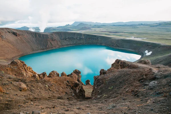 Lago vulcânico — Fotografia de Stock