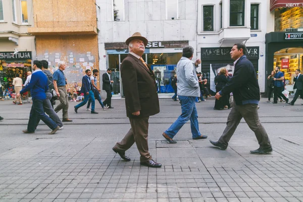 Homem cabelo cinza — Fotografia de Stock