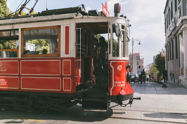 Istanbul Turkey October 2015 People Vintage Red Tram — Stock Photo, Image