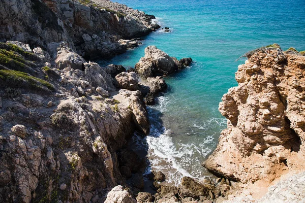 Costa rocciosa del mare — Foto Stock