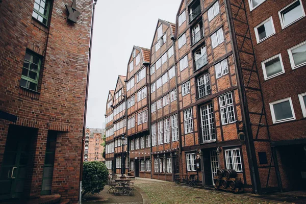 Baixo Ângulo Vista Rua Edifícios Cidade Hamburgo Alemanha — Fotografia de Stock