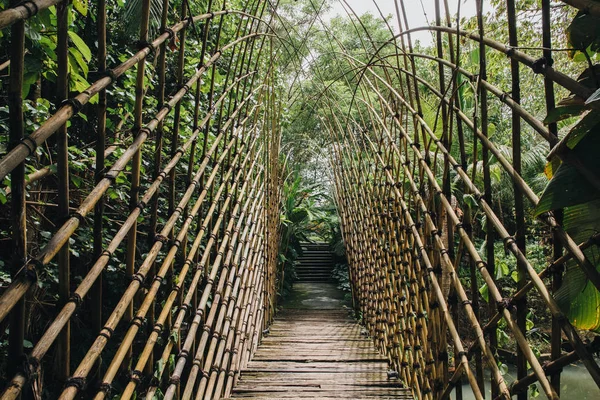 Ponte pedonale — Foto stock