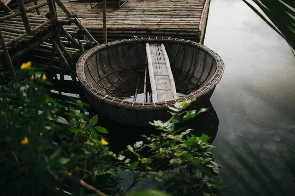 Вьетнамская лодка — стоковое фото