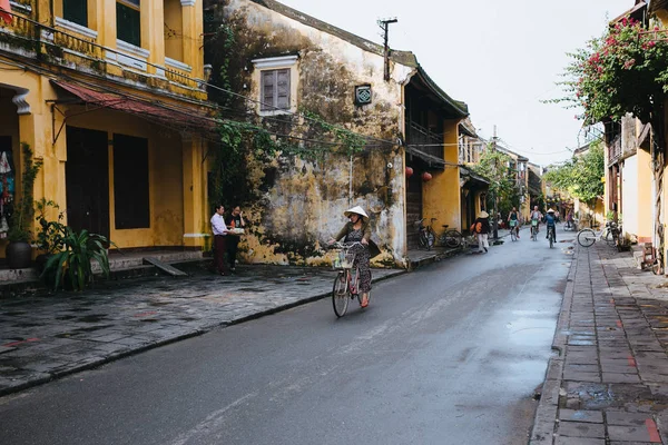 Andar de bicicleta — Fotografia de Stock