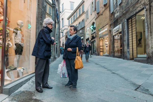 Talking — Stock Photo